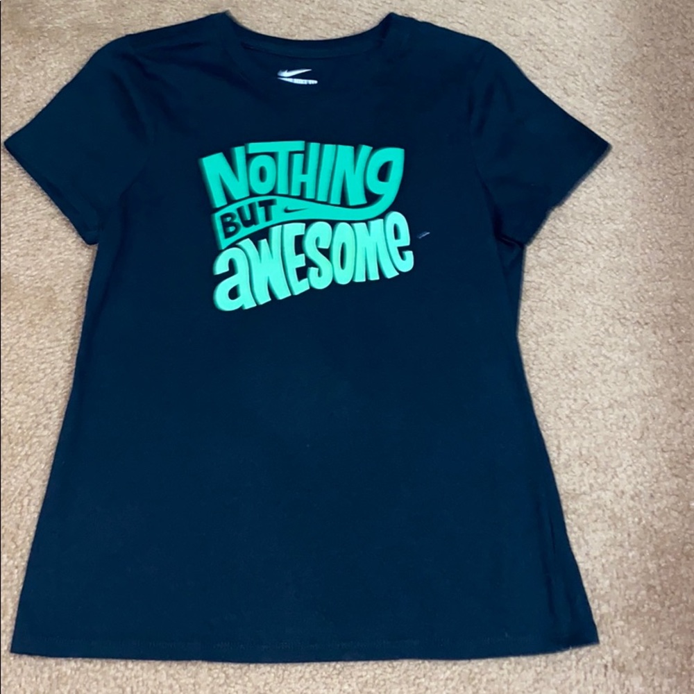 Black NIKE tee